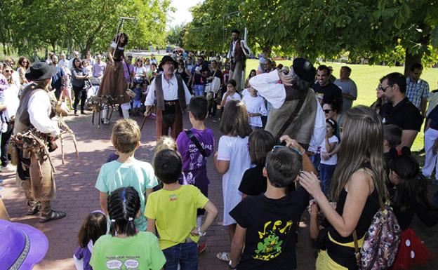 Música en la calle y Feria de Día protagonizan la primera jornada festiva en Laguna