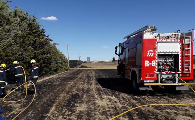 Arden 62 hectáreas de rastrojo en Bustillo del Páramo por una quema agrícola