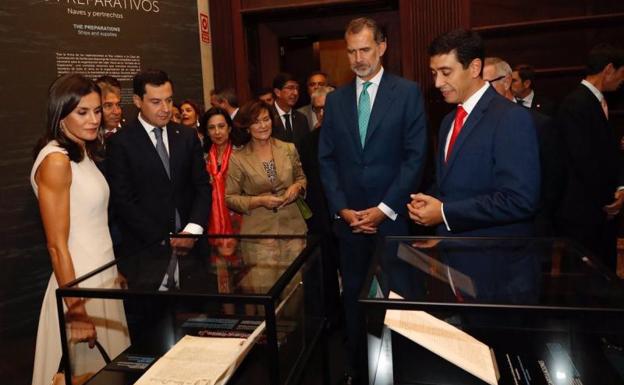 Los Reyes inauguran la exposición sobre la vuelta al mundo de Magallanes y Elcano en Sevilla