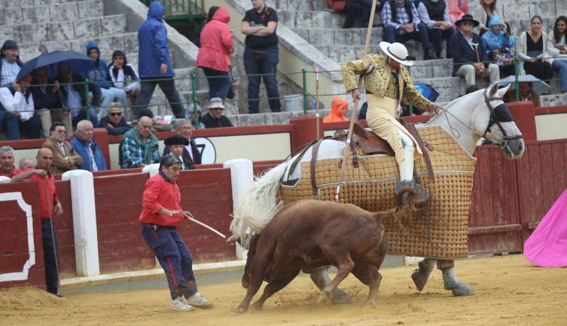 La cogida del monosabio en diez imágenes