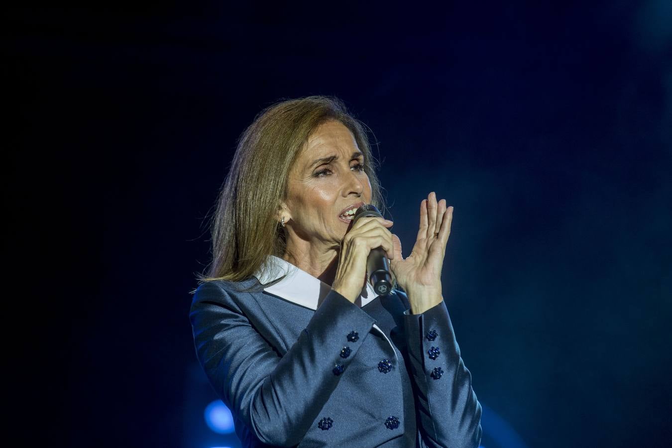 Concierto de Ana Belén en la Plaza Mayor de Valladolid