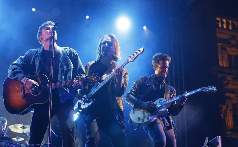 Luz y sonido calientan el fin de ferias