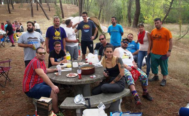 Vallelado despide sus fiestas con patatas con carne y músicas de Madrid