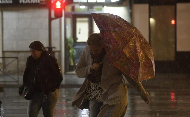 Las previsiones apuntan a que el viernes se puede repetir una tormenta similar a la del martes en Valladolid