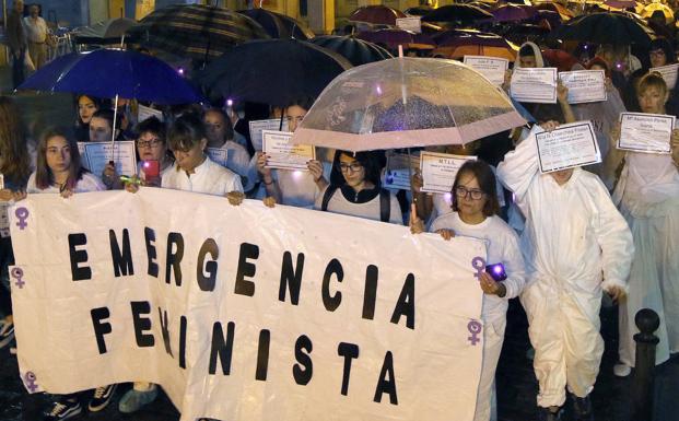 Réquiem en Segovia por las mujeres asesinadas por la violencia machista