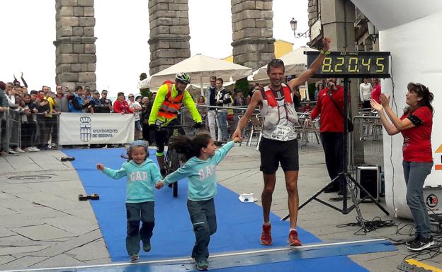 Victoria y récord de Pablo Villalobos en la carrera Madrid-Segovia