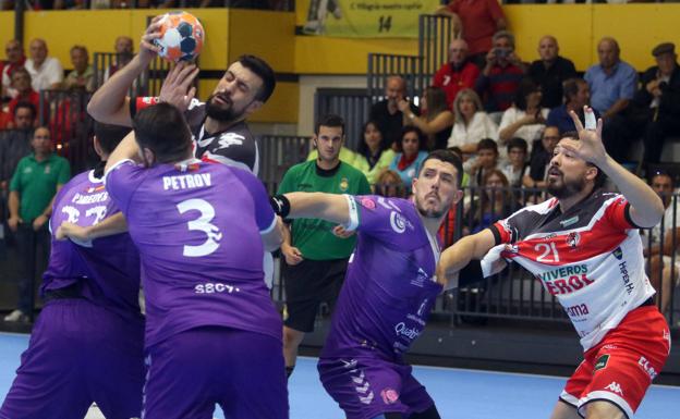 Un punto más para seguir invicto en Asobal