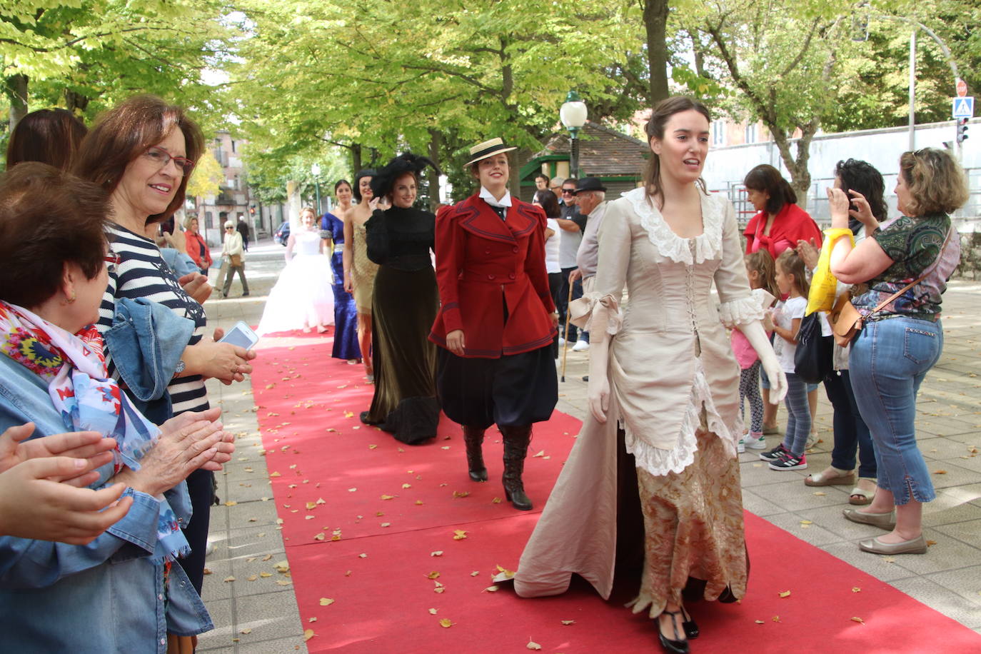 Feria Entre Costuras y Tradición en Cuéllar