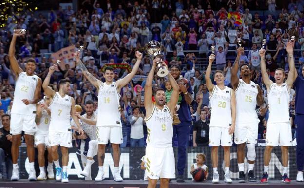 El Real Madrid revalida la Supercopa ante el Barça