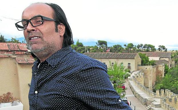 Ahmed Saadawi: «Donde no hay ley, ni norma, ni Estado se impone la venganza personal»