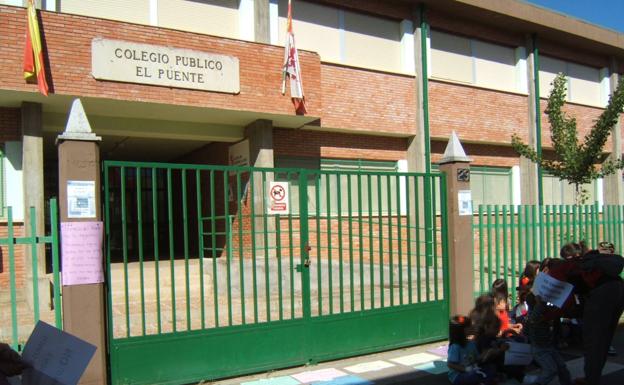 El director de Educación visitará el colegio El Puente de Ciudad Rodrigo para reconducir la situación
