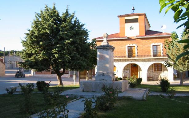 Vecinos de San Miguel del Arroyo se rebelan contra la instalación de una macrogranja con 52.000 pollos