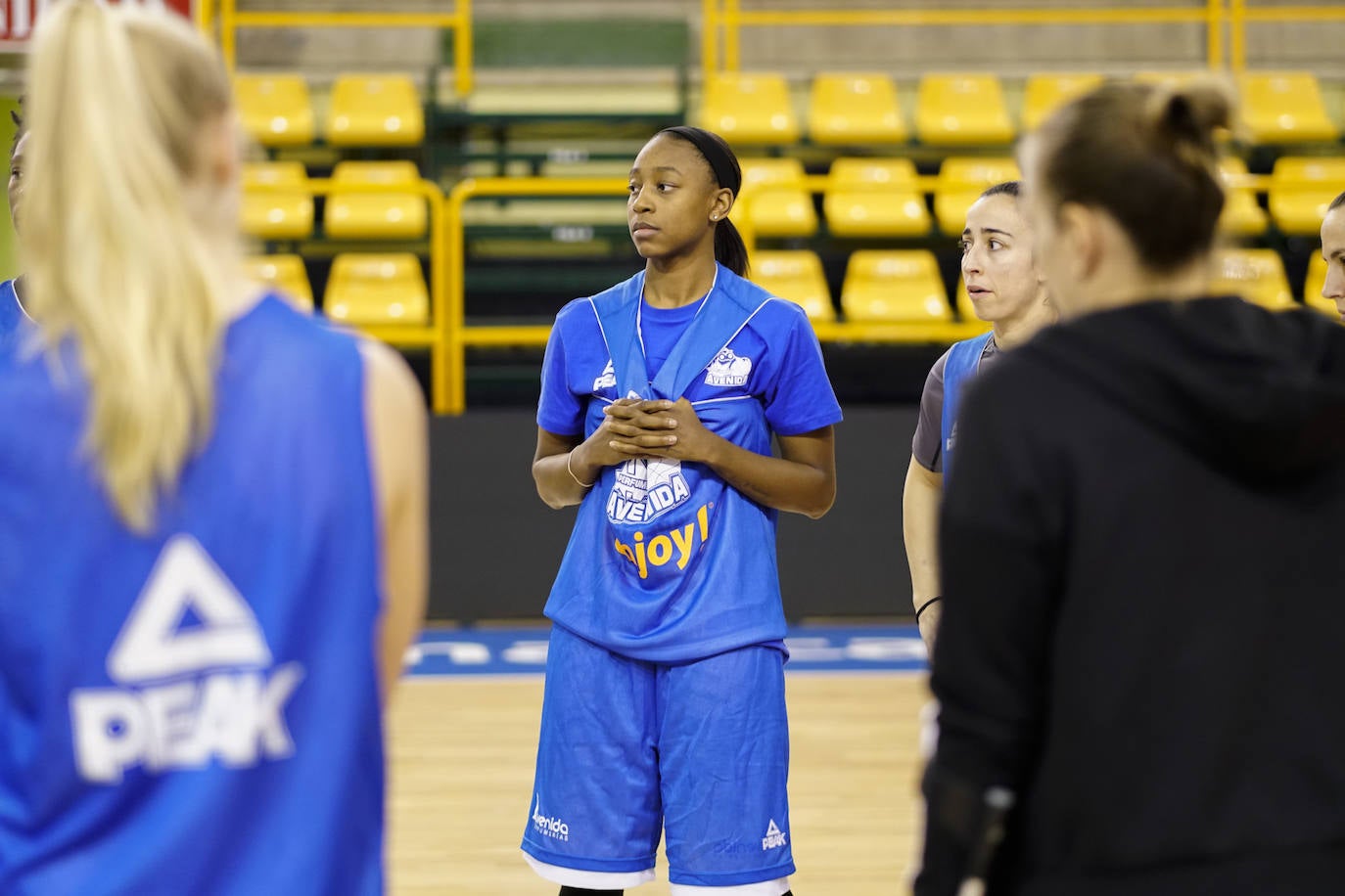 La jugadora del CB Avenida Jewell Loyd se lesiona en un dedo en Estados Unidos