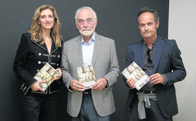 Juan Pedro Aparicio: «El microrrelato es el texto más en boga»