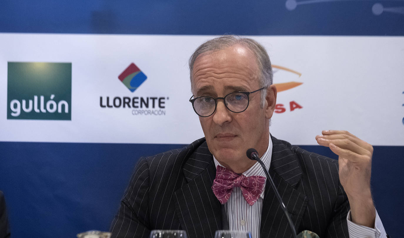 Bernaldo de Quirós: «Un Gobierno del PSOE con los 'podemitas' sería una verdadera catástrofe para España»