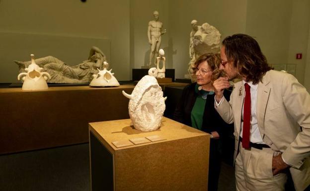 Joan Miró hermana sus esculturas en yeso con las copias de arte clásico de la Casa del Sol de Valladolid