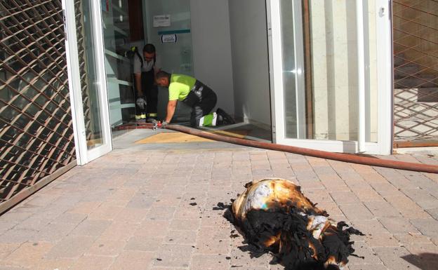 Un pequeño incendio en la zona de lavandería obliga a desalojar el centro de salud