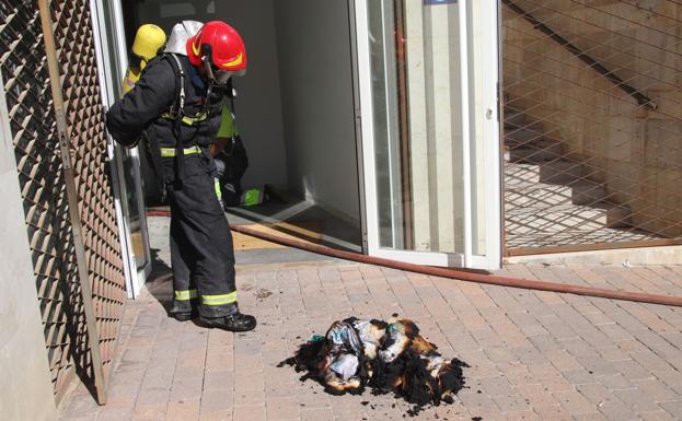 Un incendio obliga a evacuar el centro de salud de Cuéllar, que no abrirá hasta el martes