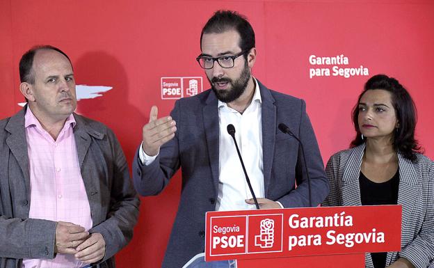 El PSOE teme nuevos recortes en el transporte del medio rural