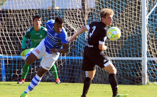 El CD La Granja encuentra la escuadra y su primer triunfo ante el Júpiter Leonés (3-1)