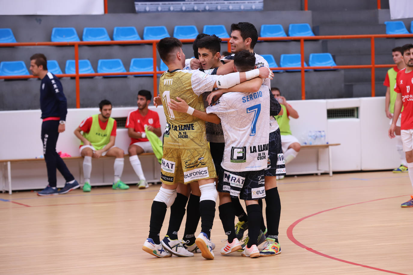 El Fútbol Sala Salamanca Unionistas gana con remontada final en el inicio de Liga (6-4)