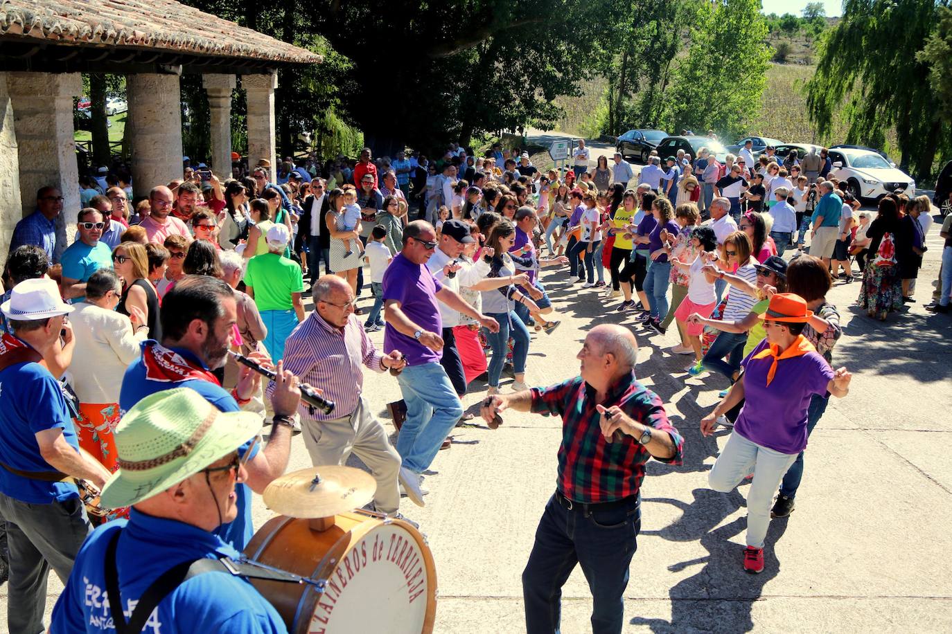 Danzas como muestra de cariño hacia la patrona de Antigüedad