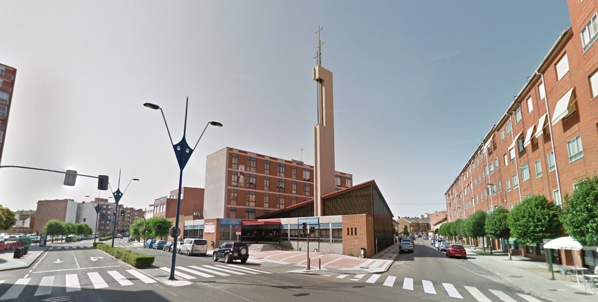 Investigan a dos alumnos en León por crear un perfil falso en Instagram para amenazar a otra menor