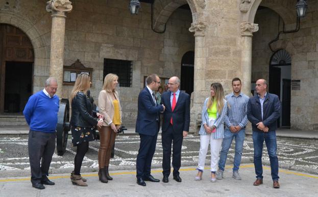 Iglesias compromete el arreglo de las carreteras de Águeda e Ivanrey