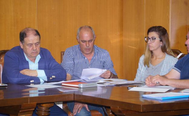 El PSOE se deshace de los tres concejales díscolos en Santovenia