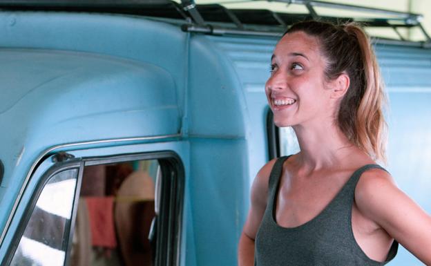 Lara Izagirre finaliza el rodaje de 'Nora', una comedia femenina