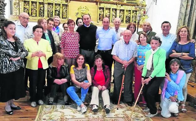 Urones de Castroponce despide a su párroco