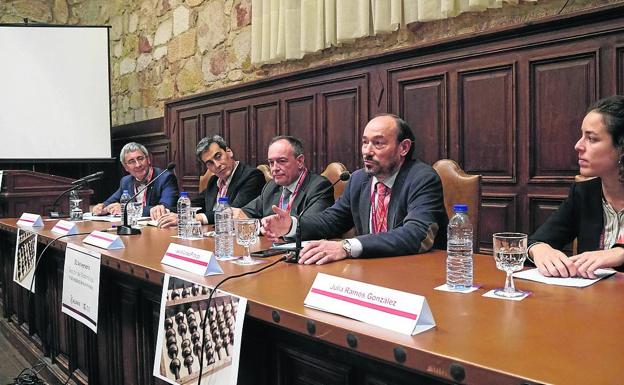Matemáticas conmemora con una jornada los 50 años de su nacimiento en la USAL