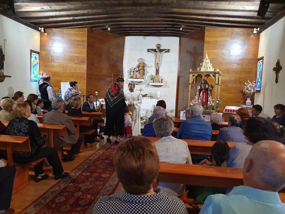 La Virgen de la Misericordia estrena manto en Monleras