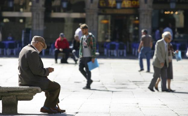 Casi 11.000 personas mayores de 65 años están en riesgo de pobreza en Salamanca