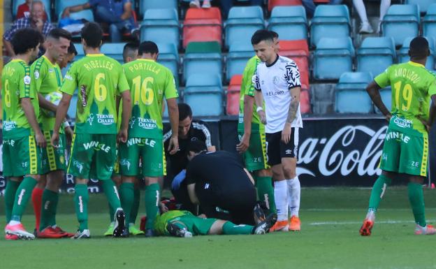 Unionistas denunciará a Kristian ante Competición tras el codazo a Álvaro Romero que le provocó varias fracturas en el pómulo