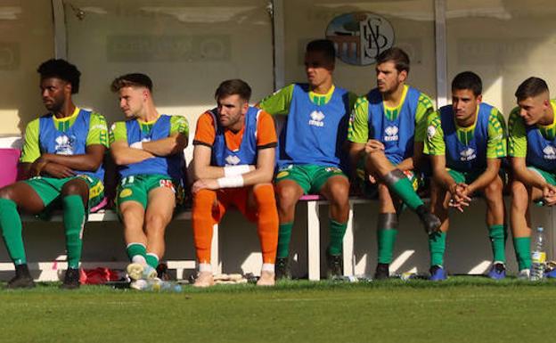 Carlos de la Nava apunta al partido ante el Tudelano en Unionistas y Guille Andrés y Álvaro Romero serán bajas