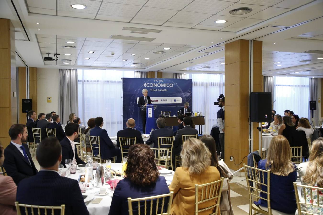 Suárez Illana abre el Foro Económico en Salamanca