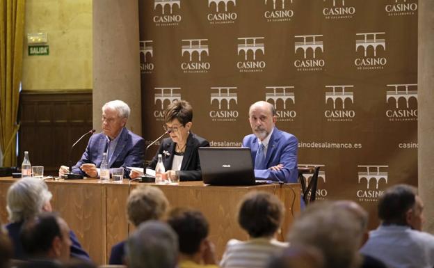 Jesús Málaga abre el curso del Centro de Estudios Salmantinos hablando sobre el cierre de conventos