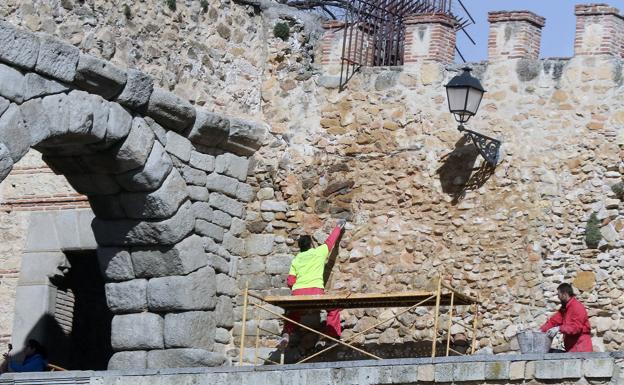 El Ayuntamiento restaurará la muralla en el tramo del Postigo del Consuelo