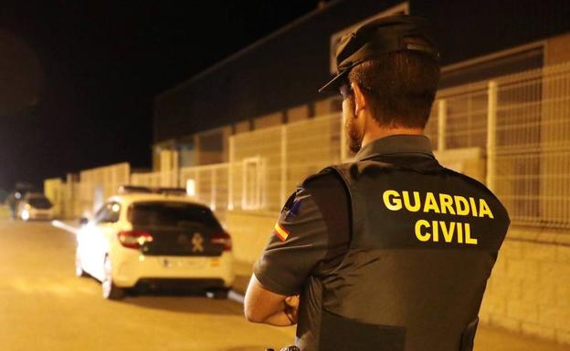 Hieren con arma blanca a un guardia civil en Ávila