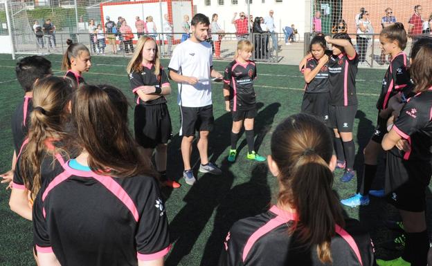 Tres lustros de apoyo al fútbol femenino