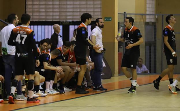 El BM Salamanca recibe al intratable líder UBU San Pablo Burgos