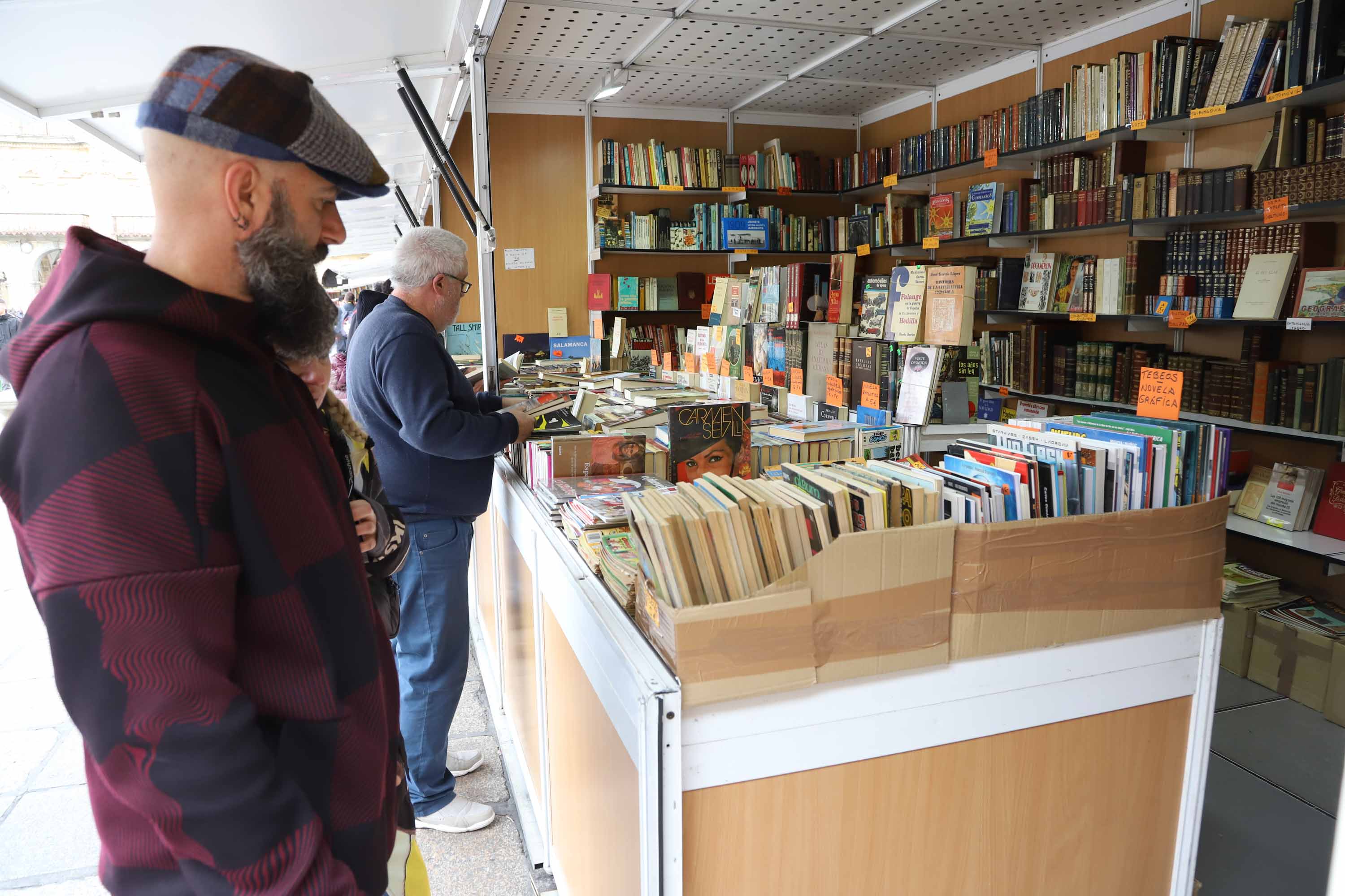 Las imágenes de la Feria del Libro Antiguo de Salamanca