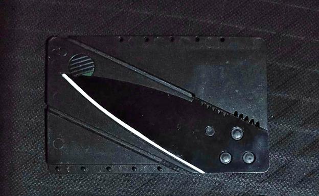 Intervienen una tarjeta-navaja al ocupante de un coche en la calle Miguel Ángel Blanco de Valladolid