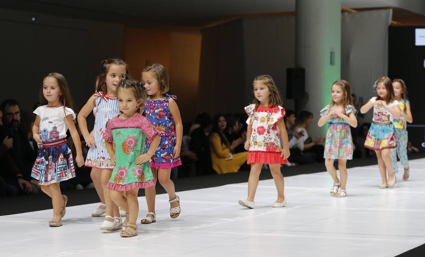 La moda infantil abre a la segunda jornada de la XXII Pasarela de la Moda de Castilla y León