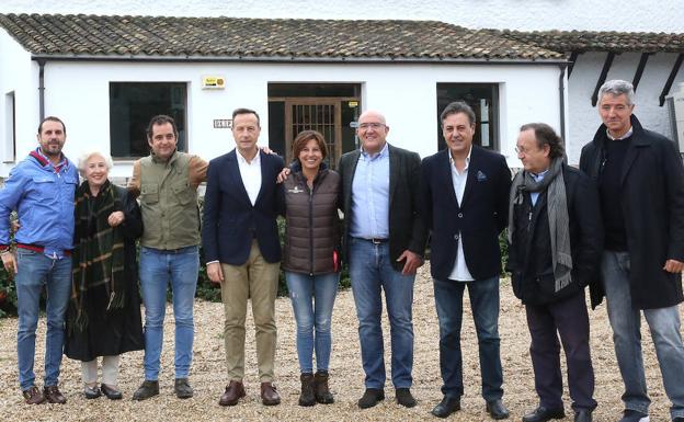 Padrino de vendimia «por su defensa del campo de Castilla y León, con ahínco y acierto»