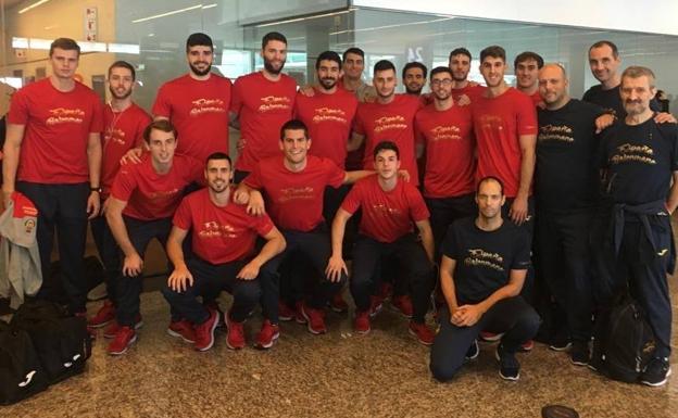 La selección de balonmano se duplica para disputar torneos amistosos