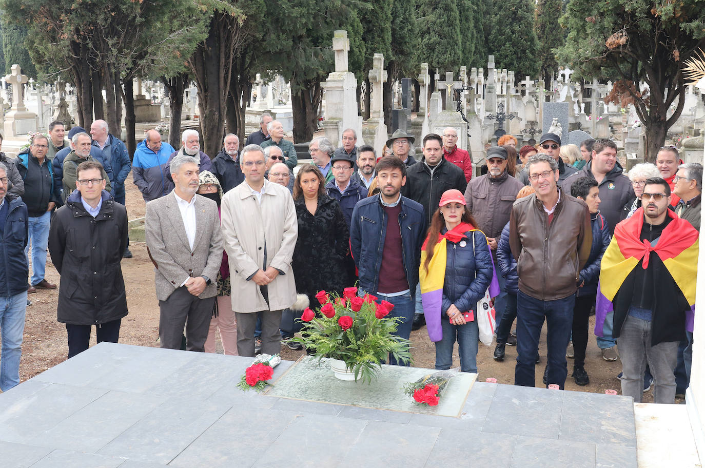 Homenaje a los represaliados en el cementerio del Carmen de Valladolid