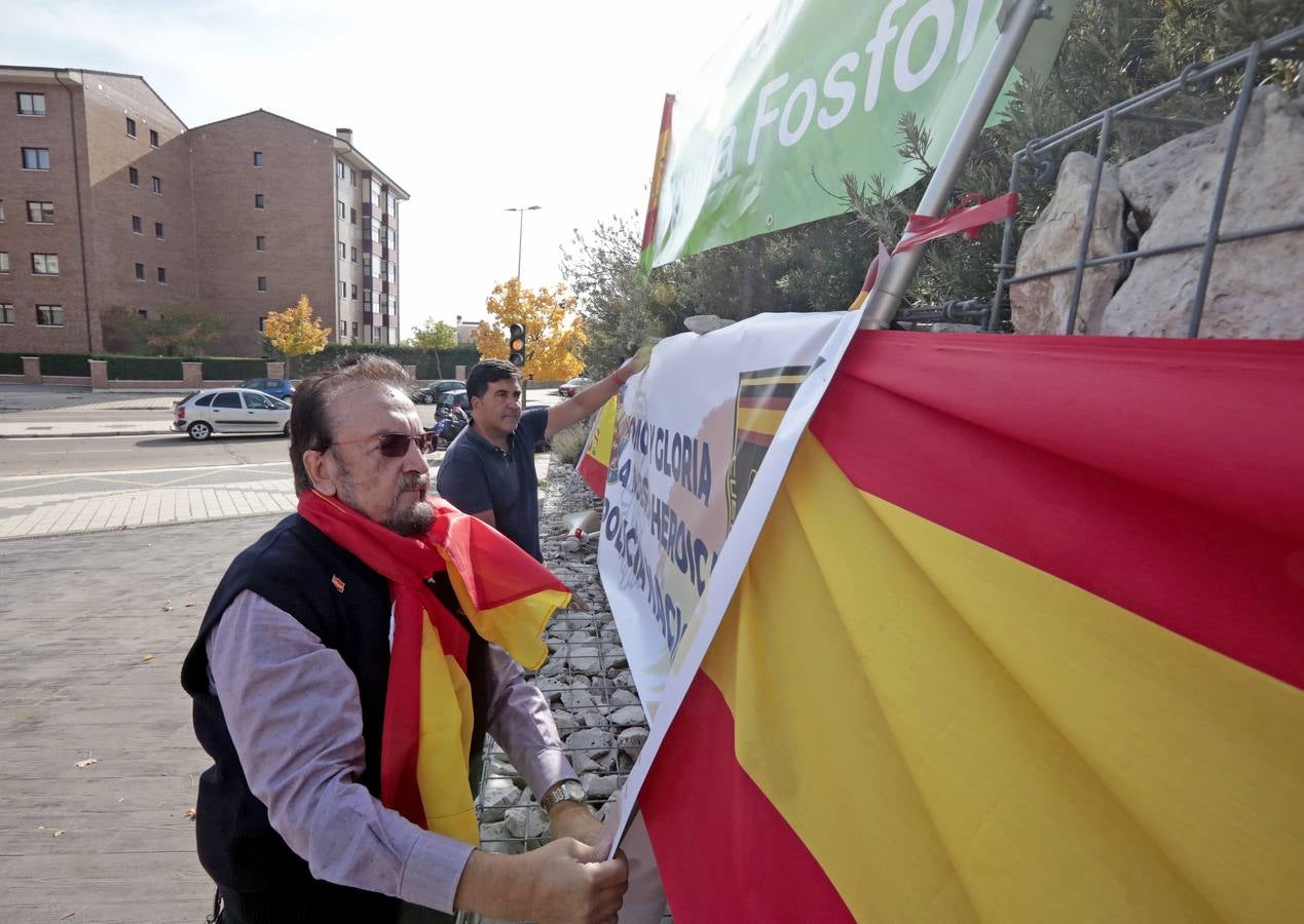 Caluroso recibimiento a los antidisturbios de Valladolid que vuelven de Cataluña