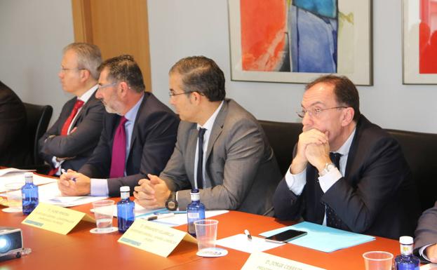 El noroeste buscará que España consiga fondos para hacer viable la conexión Palencia-León-A Coruña